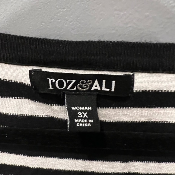 Roz & Ali Sweater with beautiful neckline, size 3X - Picture 4 of 5